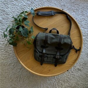 Filson Medium Rugged Twill field Bag